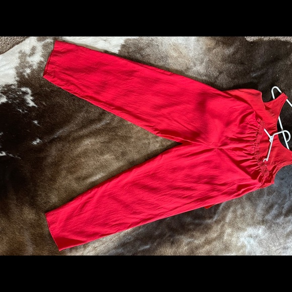 Slacks and blouse . - Picture 3 of 9